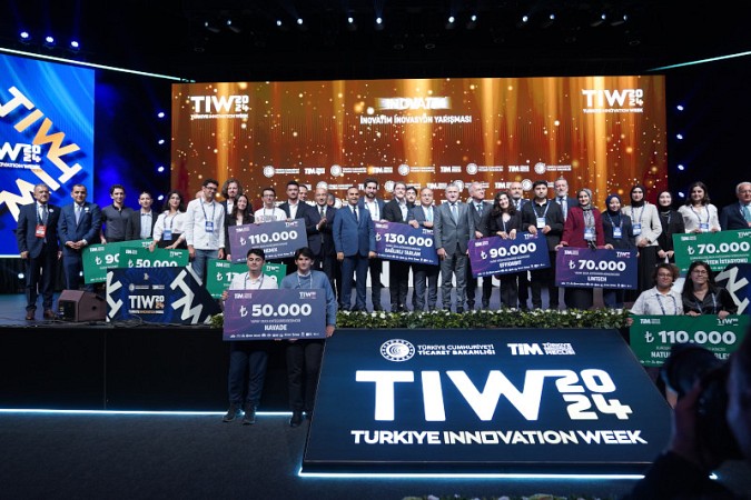 Entrepreneurs awarded at Turkey Innovation Week