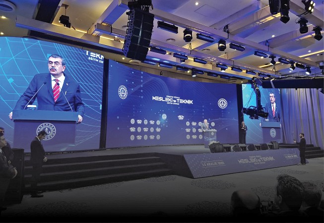 Türkiye Yüzyılı Mesleki ve Teknik Eğitim Zirvesi Gerçekleştirildi
